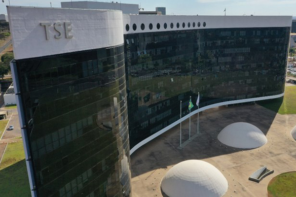 Procuradoria investiga atuação de big techs e pede informações ao TSE sobre reuniões com plataformas de IA